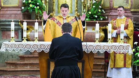 Slávnostné sľuby Fr. Petra Valachoviča